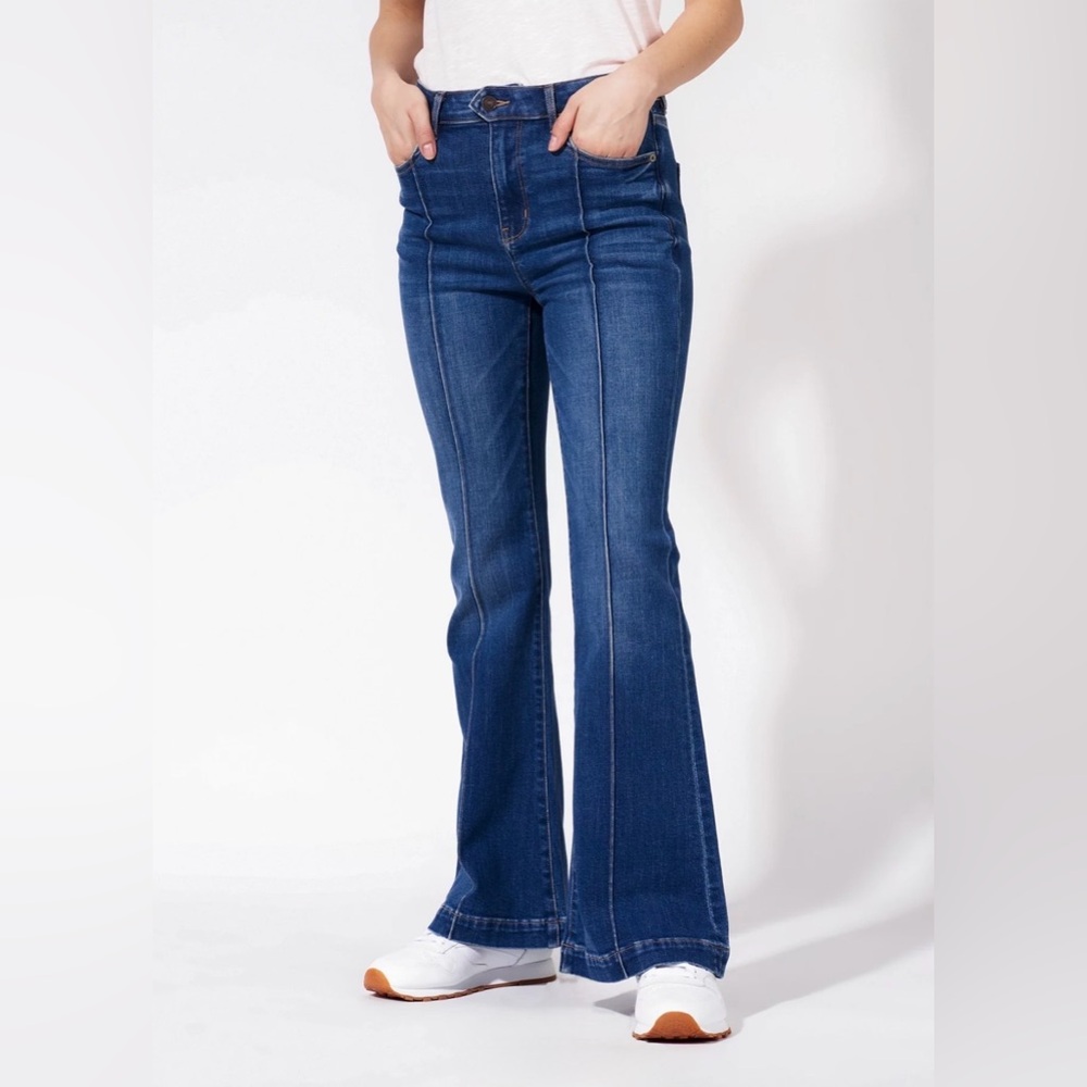 American Eagle Stretch Super High-Waisted Flare Jean size 14